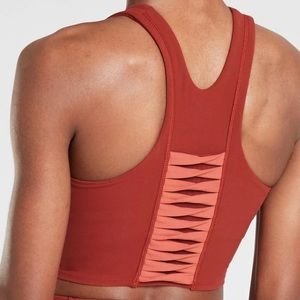 Athleta Conscious Twist Crop in Powervita